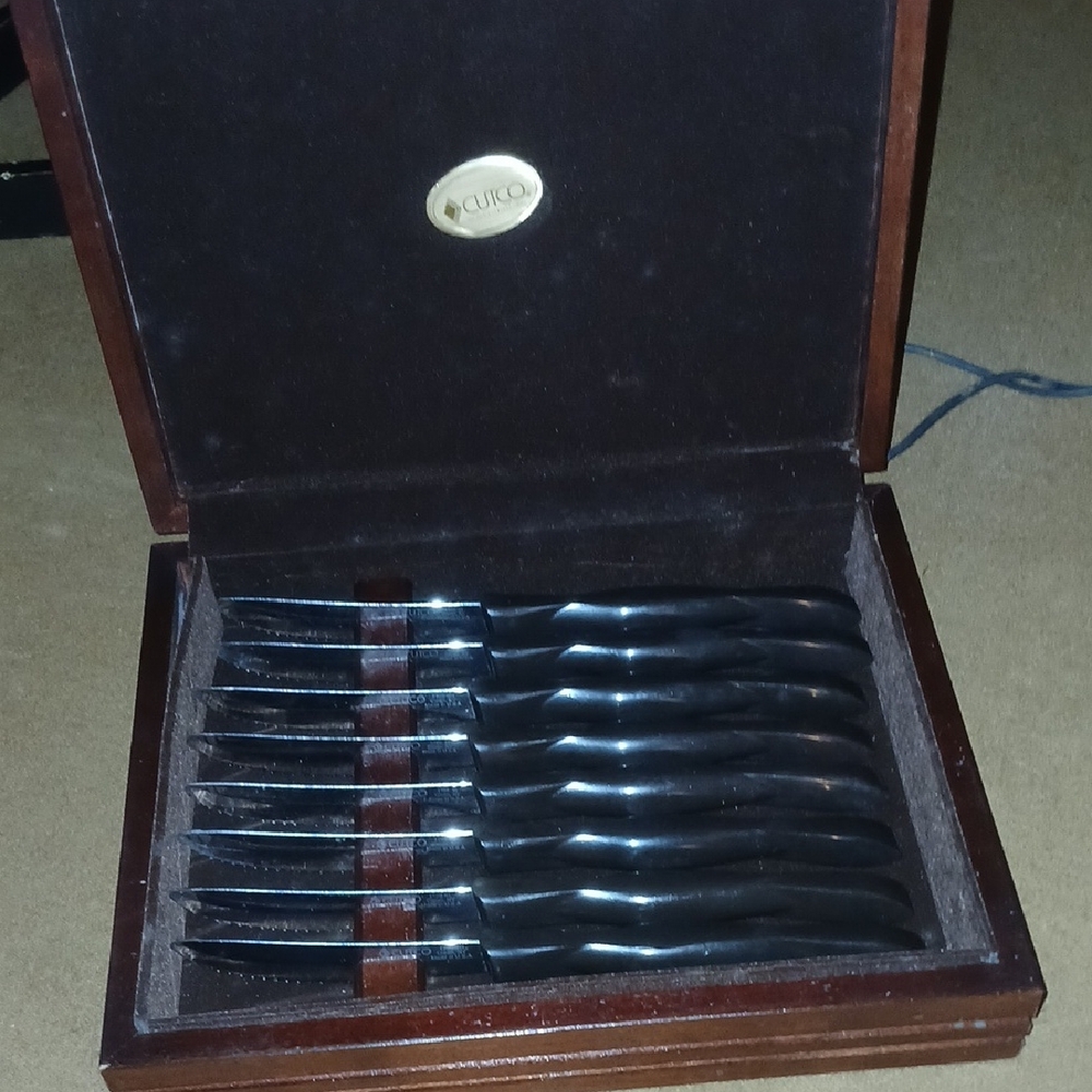 Black Cutco  Steak Knife Set in Wooden Case #1759